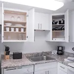 113-Fully Furnished 1Br Suite-Prime Location